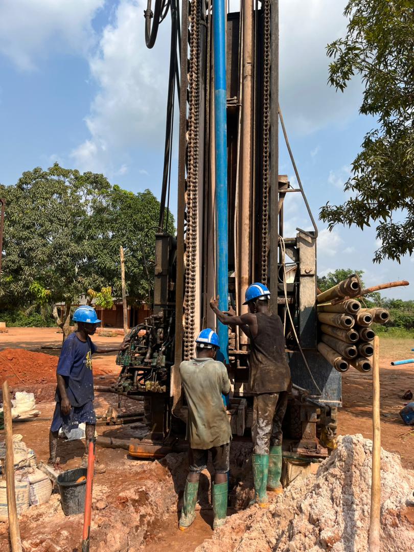 Lancement d’un forage à l’EPP Gbedakonou : un pas de plus vers l’accès à l’eau potable